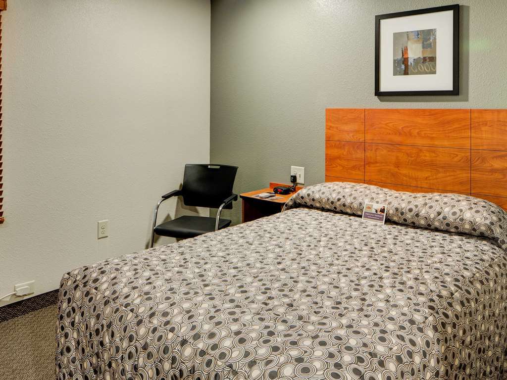 Woodspring Suites Louisville Clarksville الغرفة الصورة