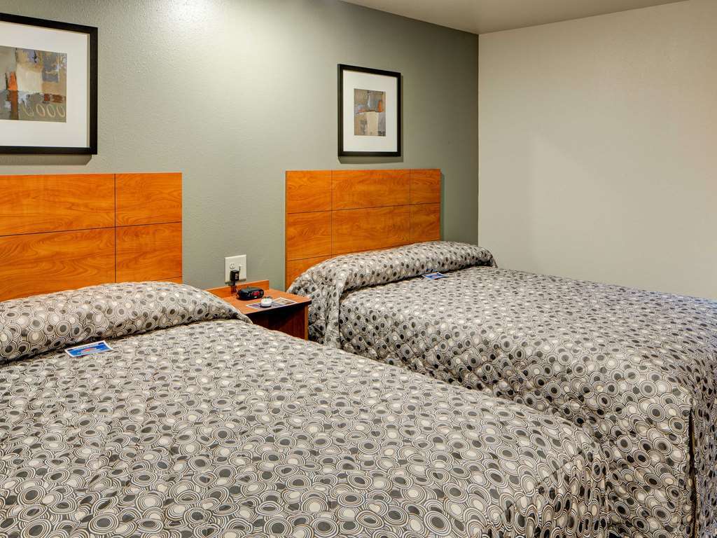 Woodspring Suites Louisville Clarksville الغرفة الصورة