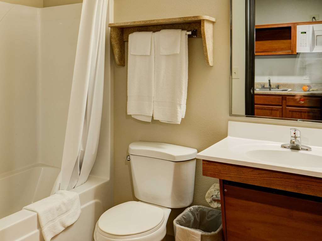 Woodspring Suites Louisville Clarksville الغرفة الصورة